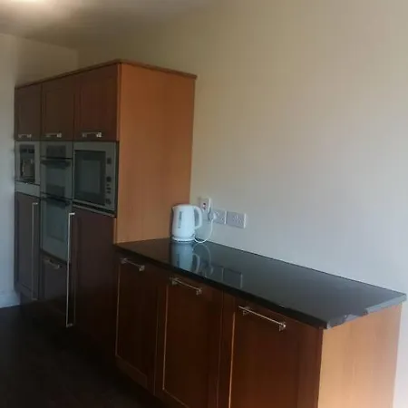 Spacious And Warm 2 Bedroom Sleeps Up To 5 * Athy