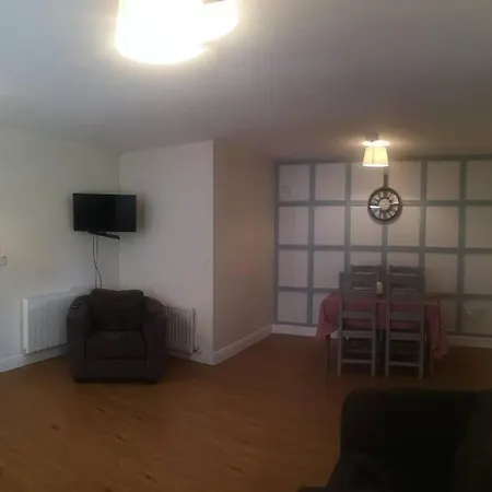 Spacious And Warm 2 Bedroom Sleeps Up To 5 * Athy